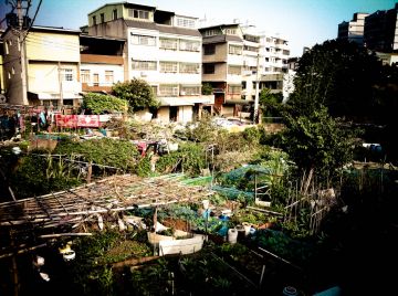 outside of my uncle's place in hsin ju