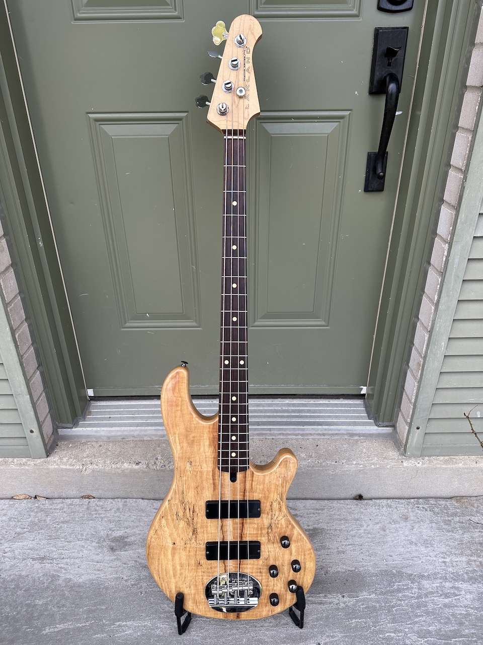 Lakland Skyline 44-01 Deluxe Lakland Skyline 44-01 Deluxe